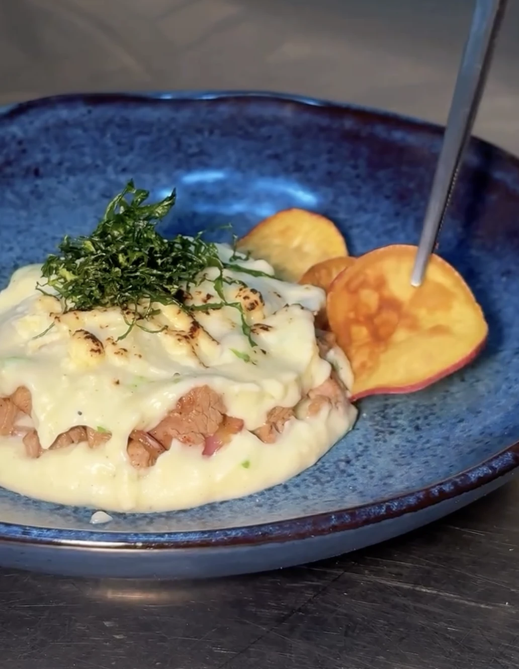 Menu completo, alta gastronomia e experiência premium em Ponta Negra.